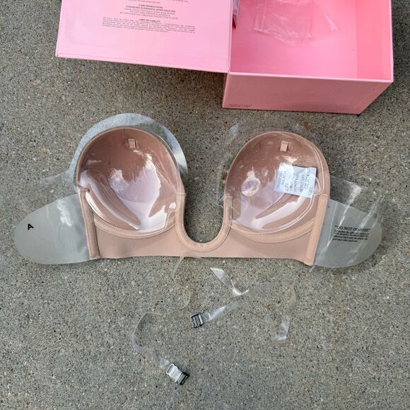 Victoria’s Secret Invisible Plunge Push-Up Bra - Tan A Cup - Picture 5 of 5